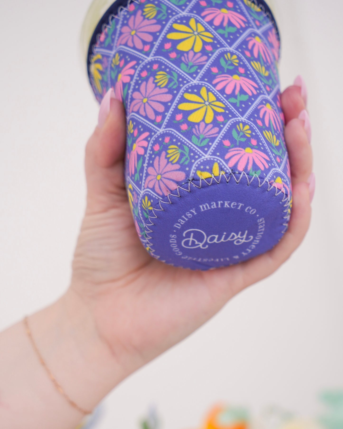Bold Blooms Beverage Drink Sleeves
